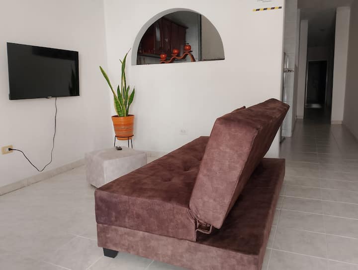 Apartamento Grande Con Excelente Ubicación - カリ
