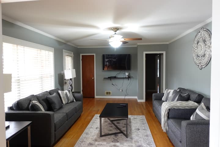 4beds, Large Yard, Pool/jacuzzi, Family Home - Paradise Island, Austell