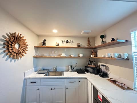 Successful Airbnb property: MAMA BEAR Studio (entire place, private access). in Lancaster