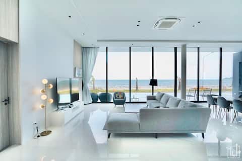 Luxury Pool Villa beachfront at Pranburi HuaHin