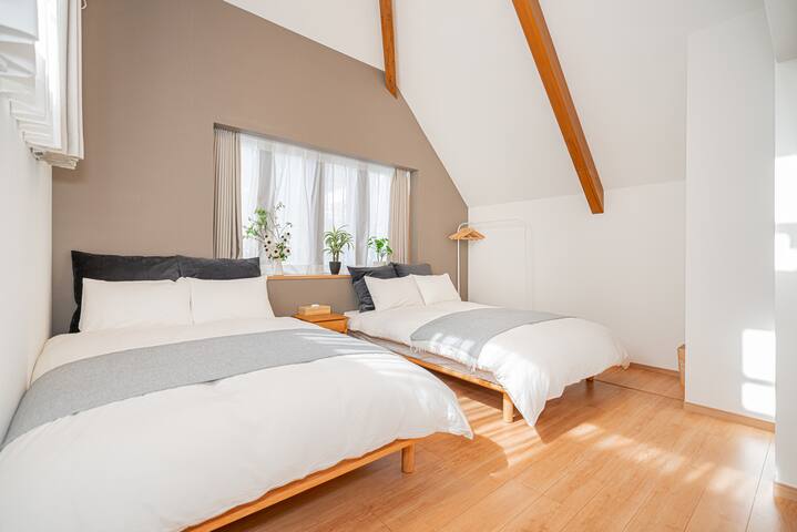 Shinjuku Shin-Okubo 5 min 3 stories detached house gallery image 2