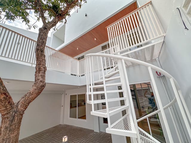 Private House 5 mins walk to BTS gallery image 3