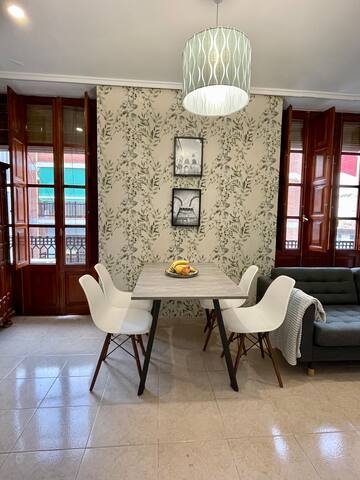 3-bedroom apart. in city centre gallery image 2