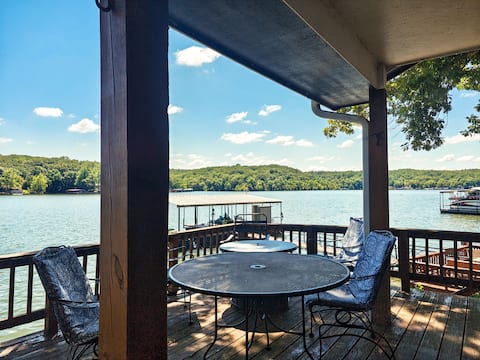 Lake Affect II w/Hot tub must be 25 & up to book
