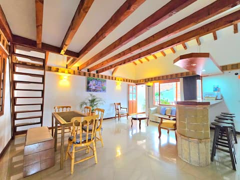 Top Airbnb: Spacious detached apartment next to the plaza. in Villa De Leyva