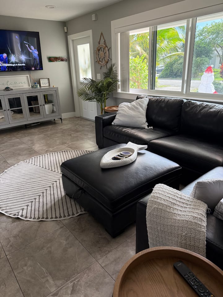 Between Ocean Intracoastal | Petfriendly Juno Home - Juno Beach, FL