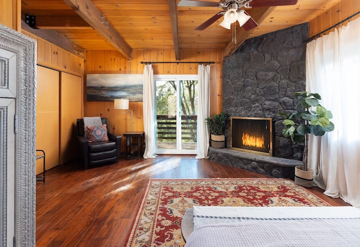 Táto zrubová chata vás volá! Predstavte si, ako sa schúlite pri ohni s dobrou knihou. Nasávajte horský vzduch.