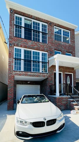 Home Away From Home | 15 min to EWR | Has it all