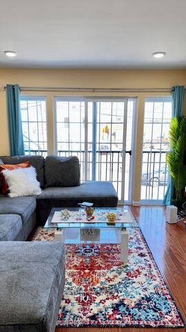 Home Away From Home | 15 min to EWR | Has it all gallery image 5