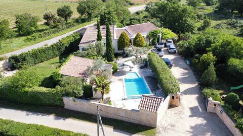 Maison de famille avec piscine pour 10 personnes
