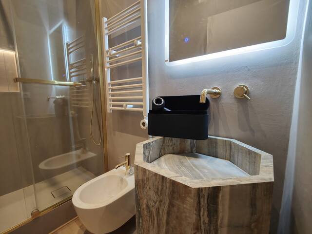 [16 min dal Duomo] Ottoboni 2B Luxury Penthouse gallery image 3