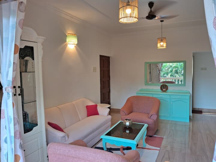 Earthsong - Only 8 Minutes Walk To Candolim Beach - Goa