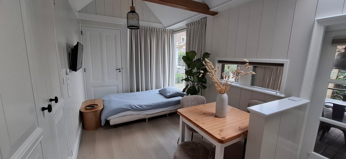 Top Airbnb: Garden room Oudorp in Alkmaar