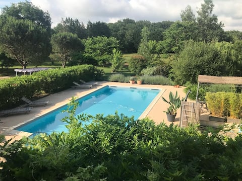 Mas avec piscine -jacuzzi, location à la semaine