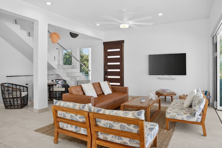 Luxury Caribbean Villa Escape With Private Pool - Turks and Caicos Islands