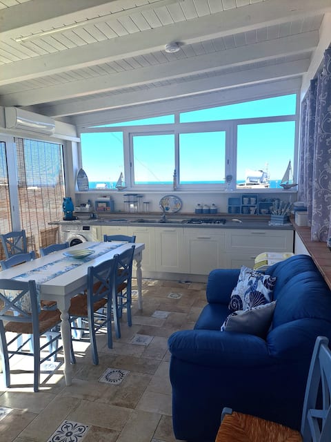 Successful Airbnb property: Sea view apartment in Balestrate