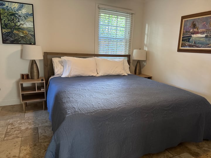 Spacious king size bed!