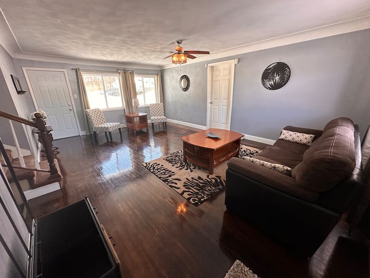 *House Jetted Tub/outdoor Fireplace Near Stl* - Belleville, IL