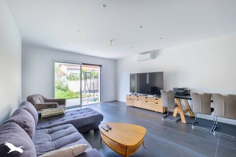 Airbnb performant: House 6 p. QUIET garden à Vénissieux