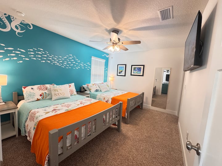 Manželské postele s 7,62 cm matracovými poťahmi. Super pohodlné.