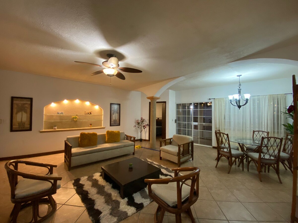 Propiedad de Airbnb exitosa: House near the beach and the very large p20px ferry en Supermanzana 74