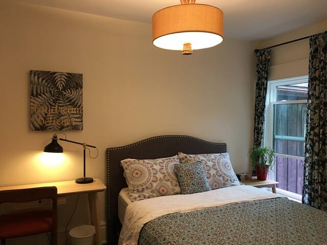 Beautiful Downtown House gallery image 4