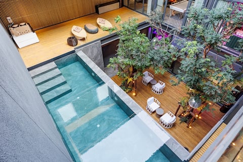 The one Bangkok Top Party Sky Pool, Elevator Villa Luxury villa (Private KTV)