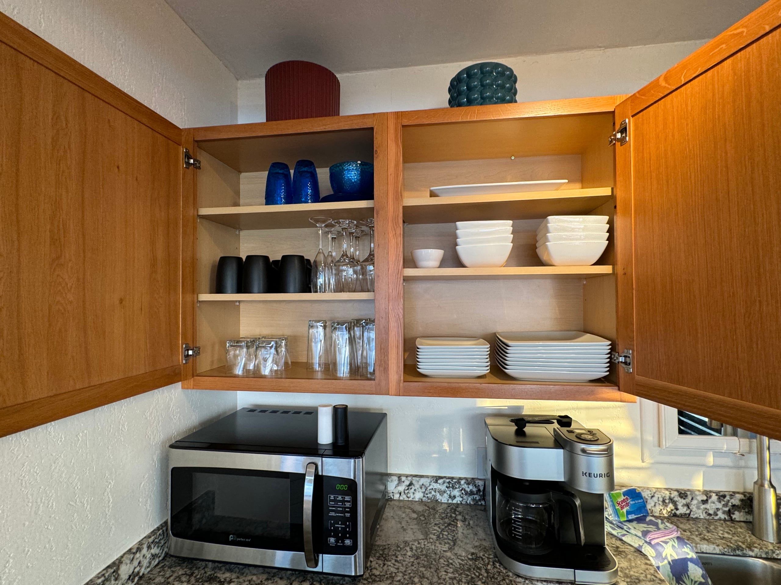 Condo in Lahaina · ★4.87 · 2 bedrooms · 3 beds · 1 bath - Image 15