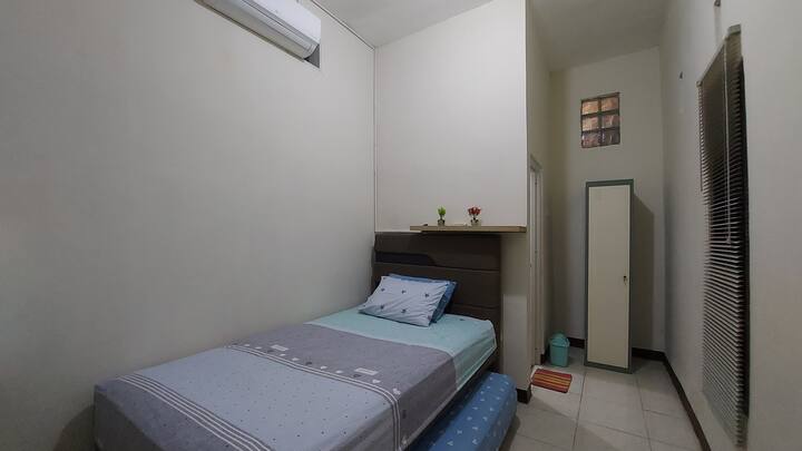 poschodová posteľ/sorong, klimatizácia, vlastná kúpeľňa