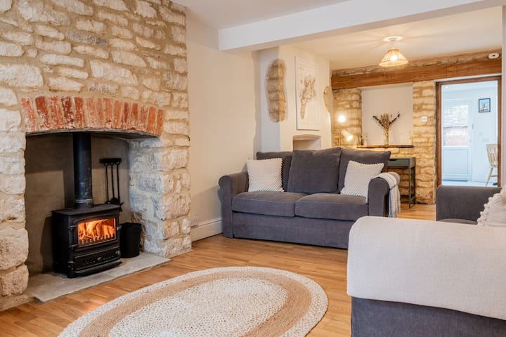 Cotswold Holiday Cottage - Churn View - Cirencester