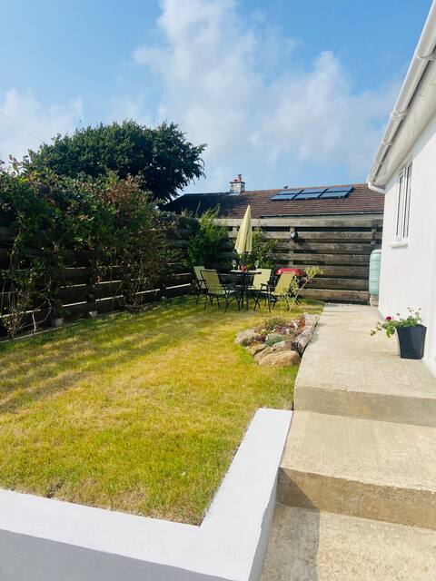 Detached cosy bungalow