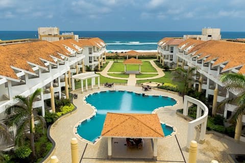 Deb's Oasis - Sea view Apartment