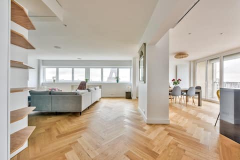 Top Airbnb: Brand new, Eiffel Tower view ! à Paris