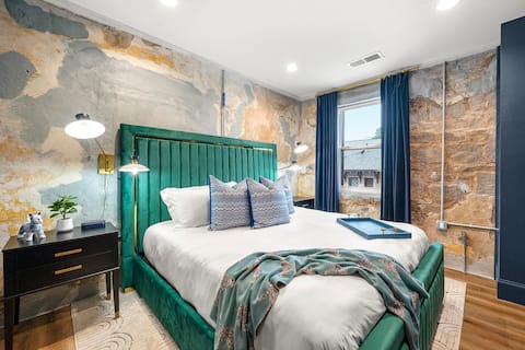 Opulent Loft on Main St -Walk to Stone Mtn Park!