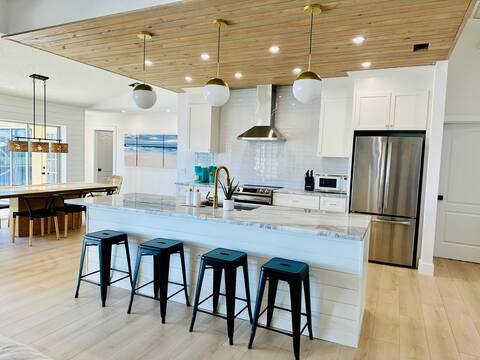 Lux Canal Front | Pool, Kayaks, Bikes, & Boat Dock