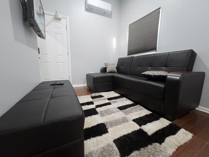 Grandiosely Pleasant Suite 2 - Garden City, NY