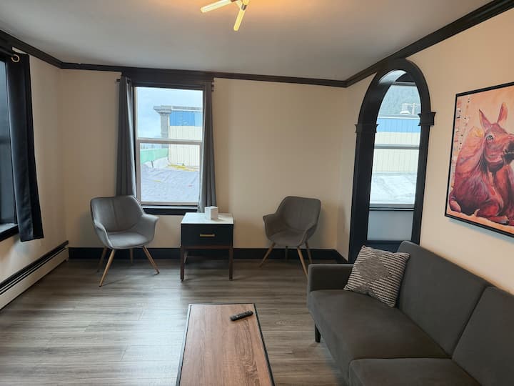 4th Avenue Apartment - Seward, AK