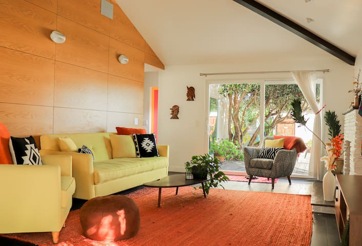 Walkable Venice Beach | SM sanctuary with hot tub