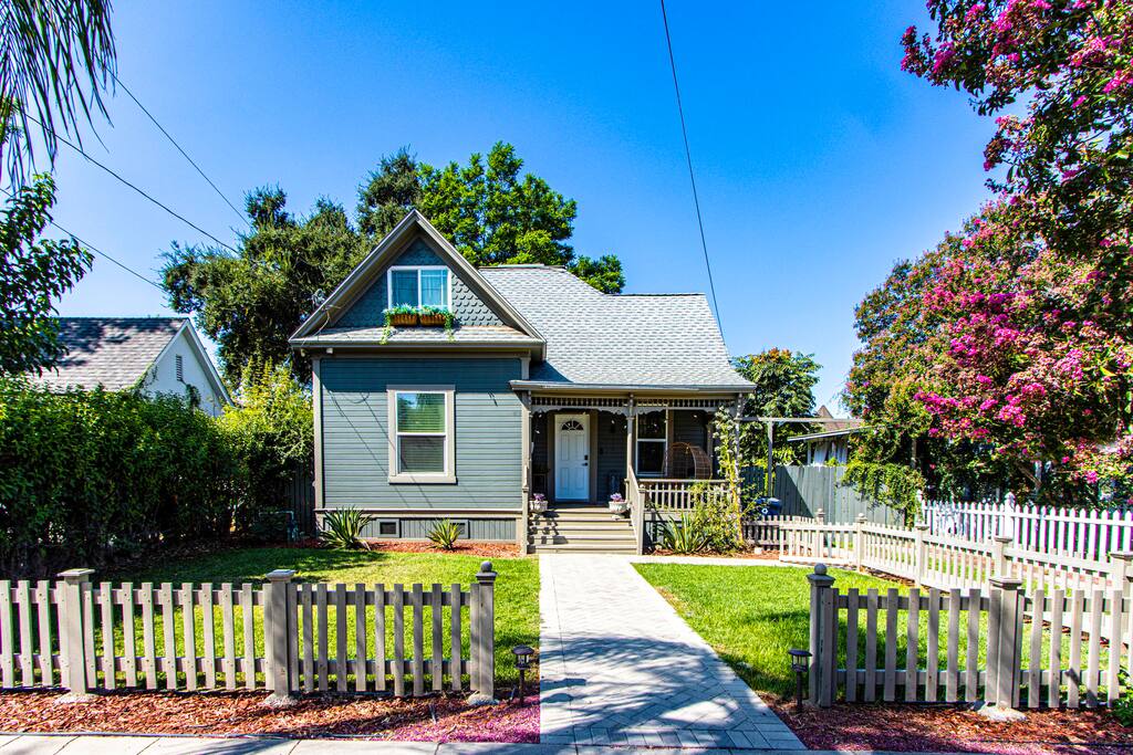 Downtown Redlands Historic Carriage House