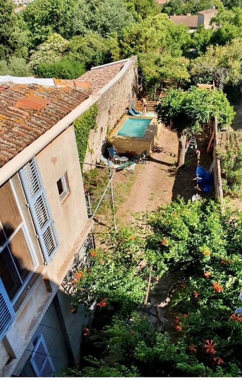 • Maison-Aimé • Grande maison familiale Provence •