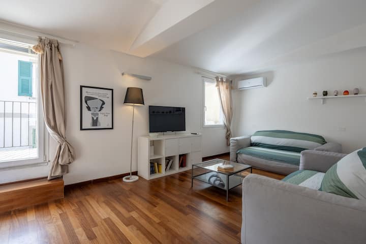 Central Loft With Terrace -Nearby Shippings - La Spezia
