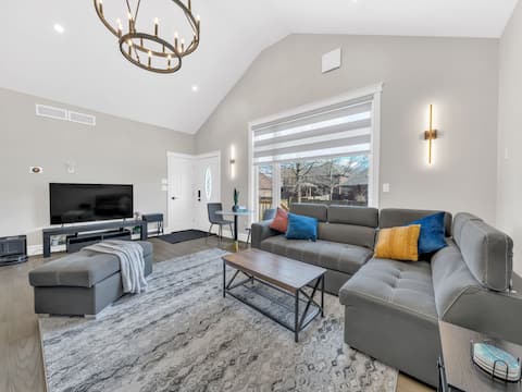 The Ambassador’s Stay • Bright 1BR Family Retreat