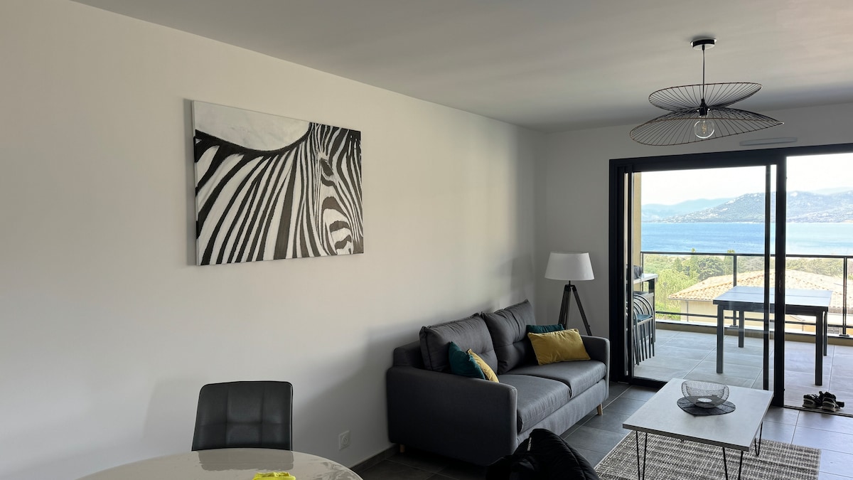 Annonce Airbnb populaire: Chez Arnaud, sea view apartment, beach 5 min away à Propriano
