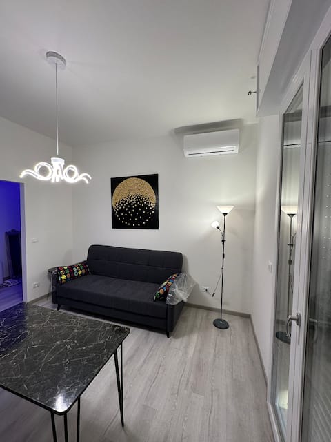 Proprietà Airbnb di successo: Home Unit Nuvola a Bologna