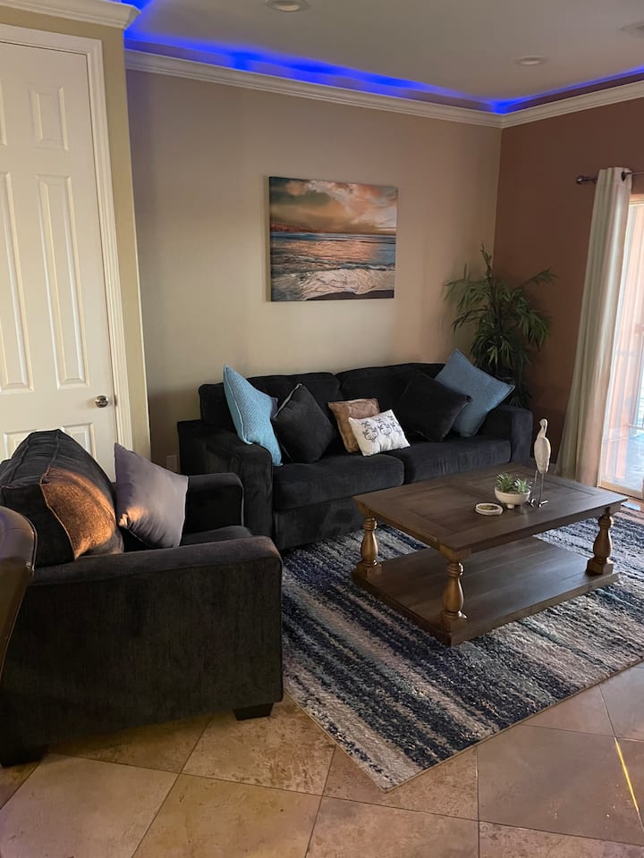 Sunset Cove Condo - Conroe, TX
