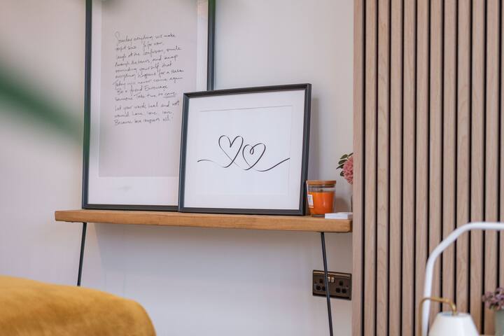 Cosy bungalow 10 mins from Manchester Airport gallery image 5