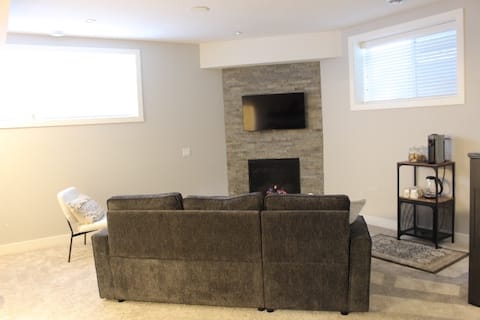 Popular Airbnb listing: Modern suite for the whole fam near UofC, SAIT in Capitol Hill