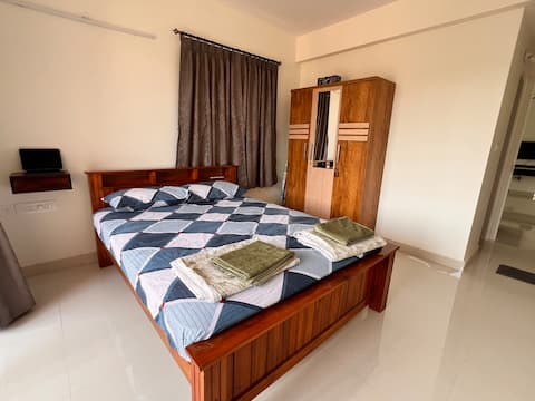 Nirvana Stay, Furnished flat with AC for Family