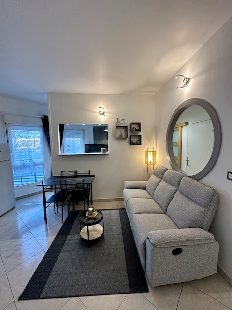 Apartment near CDG/Asterix