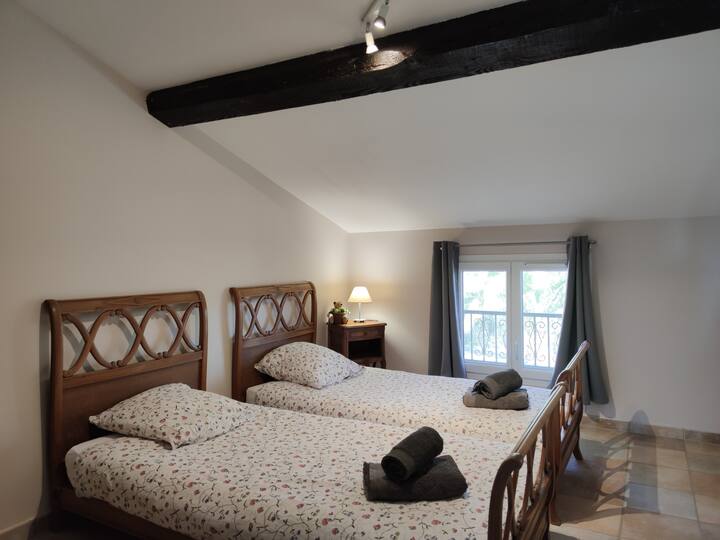 غرفة النوم 2